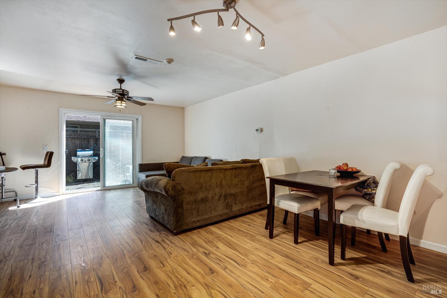 133 W Agua Caliente Rd