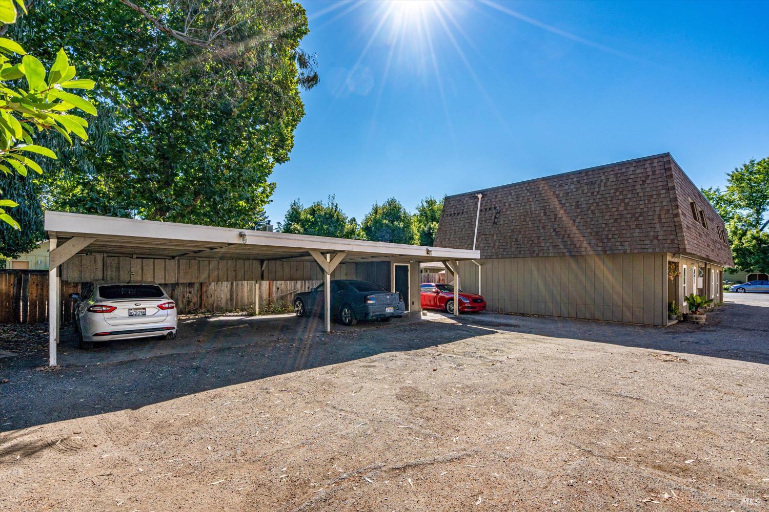 133 W Agua Caliente Rd