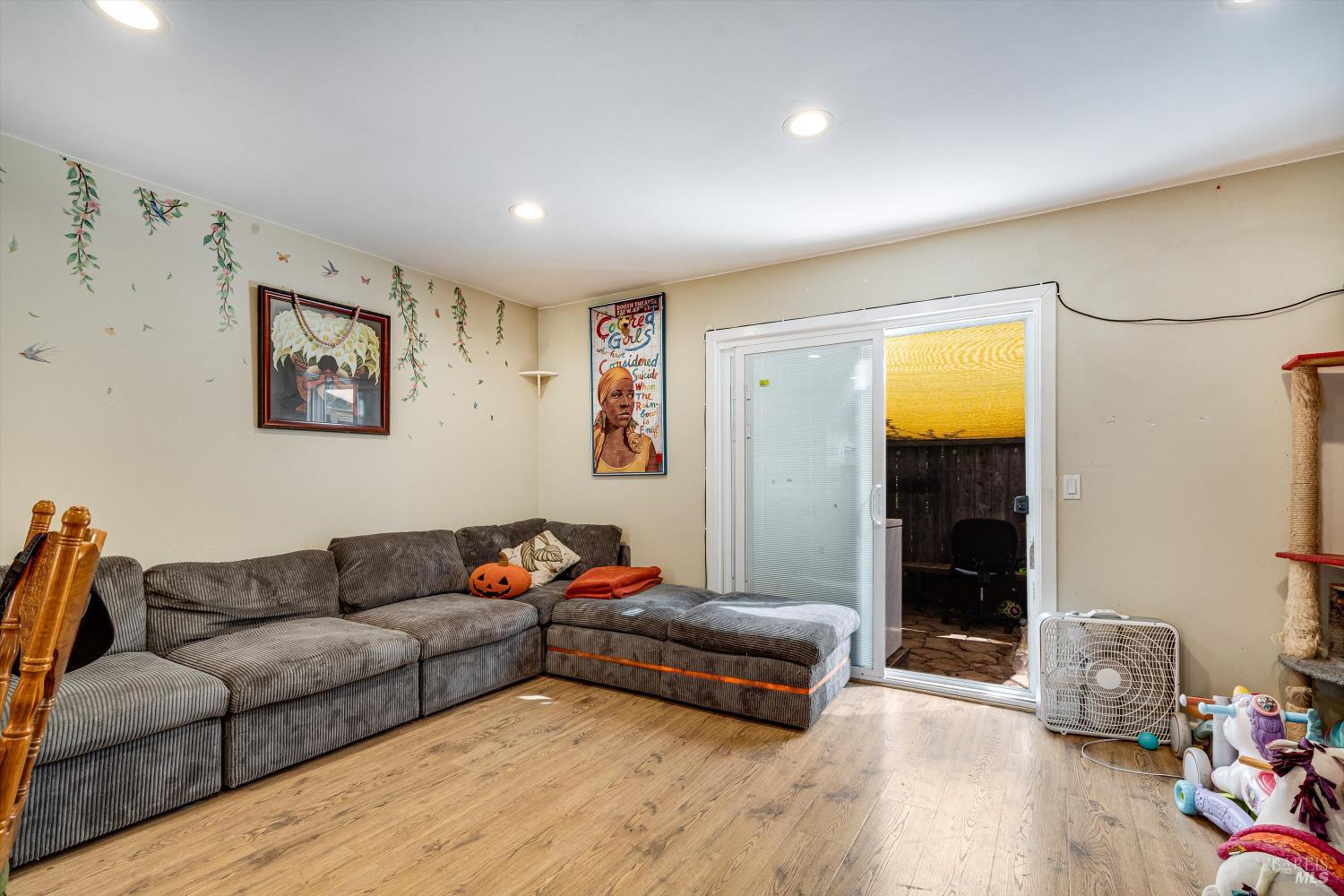 133 W Agua Caliente Rd