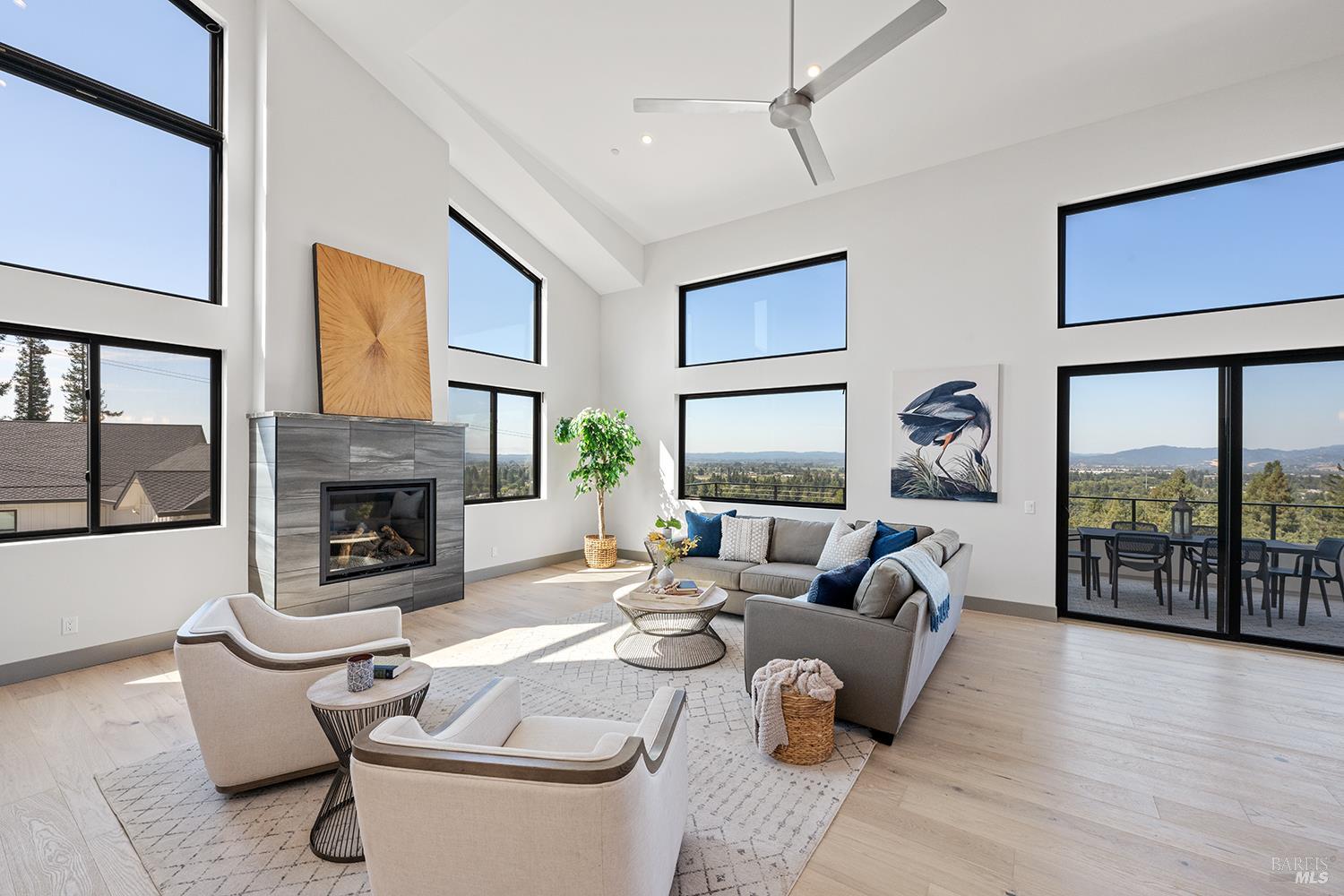 5095 Knollwood Court