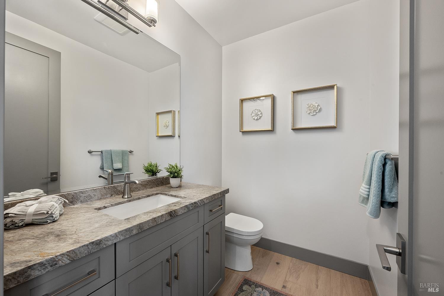 5095 Knollwood Court