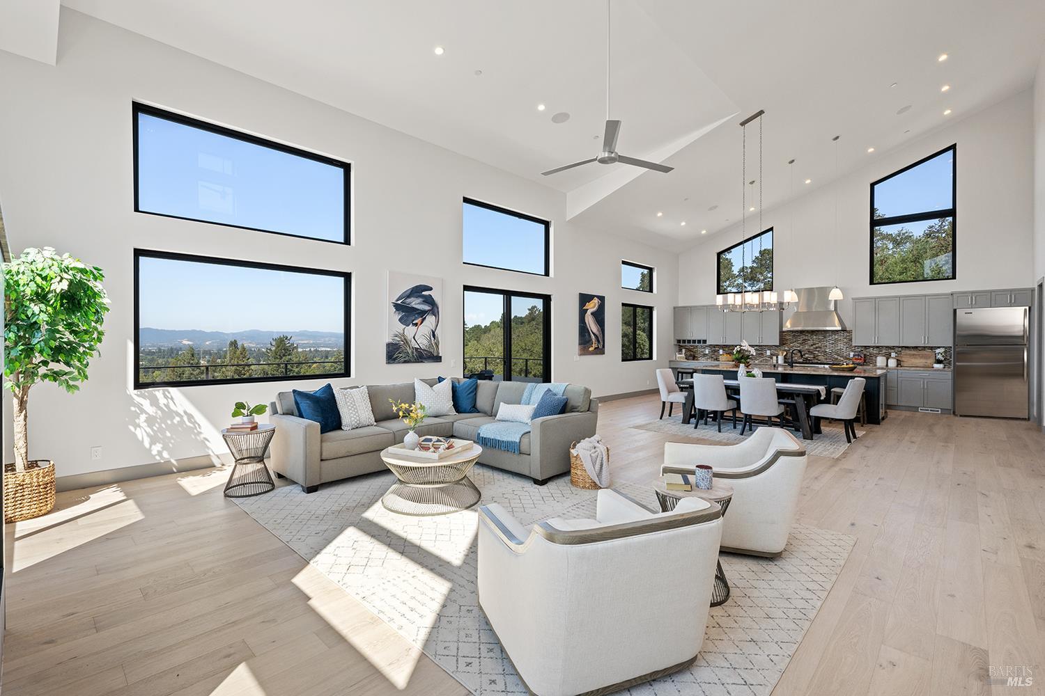 5095 Knollwood Court