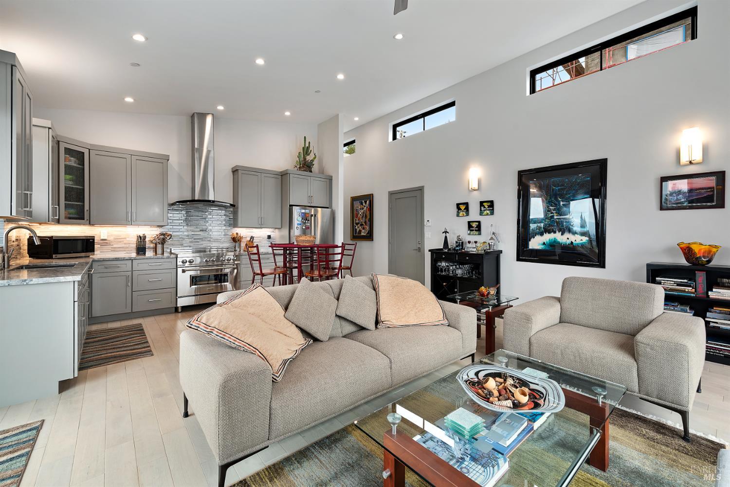 5095 Knollwood Court