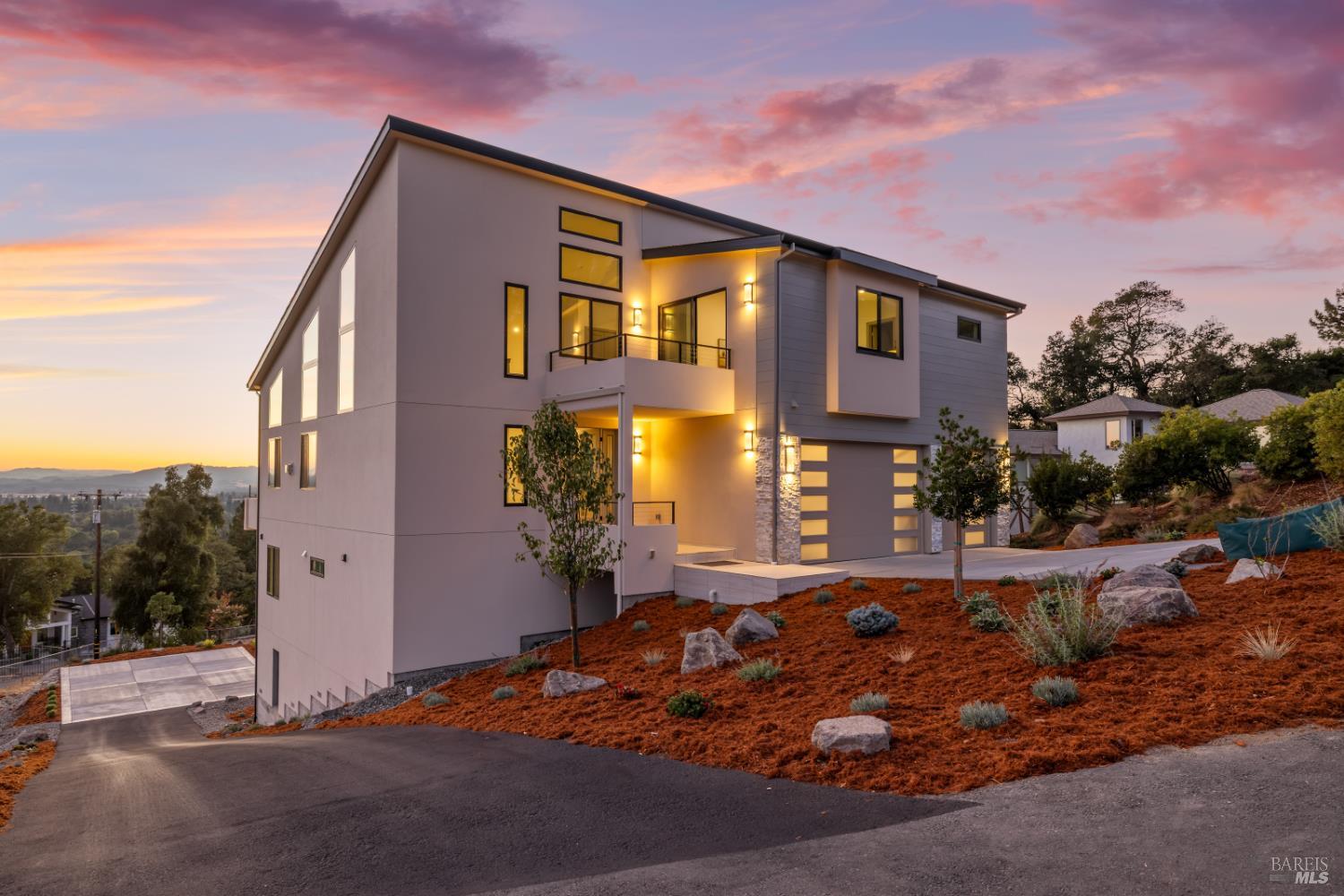 5095 Knollwood Court