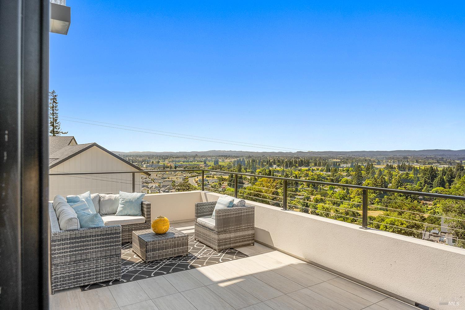 5095 Knollwood Court