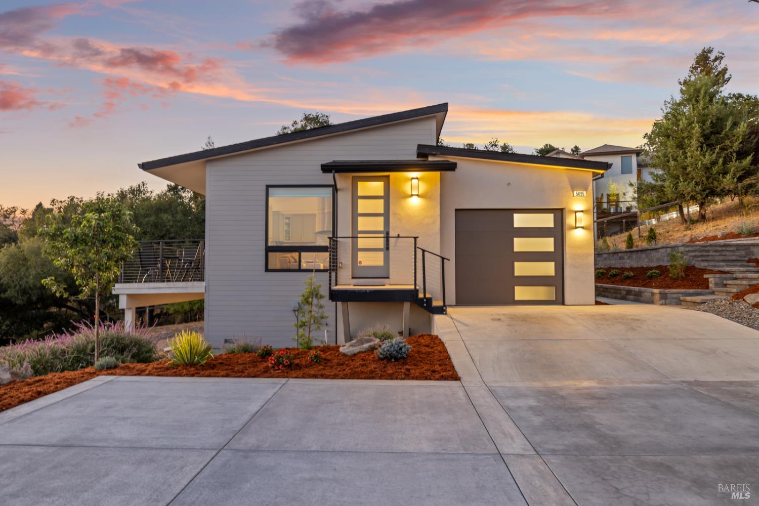 5095 Knollwood Court