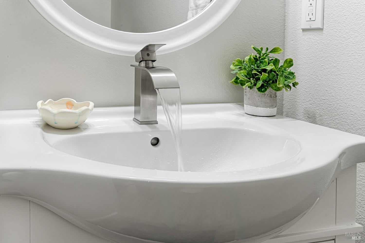 1964 Las Ventanas Drive