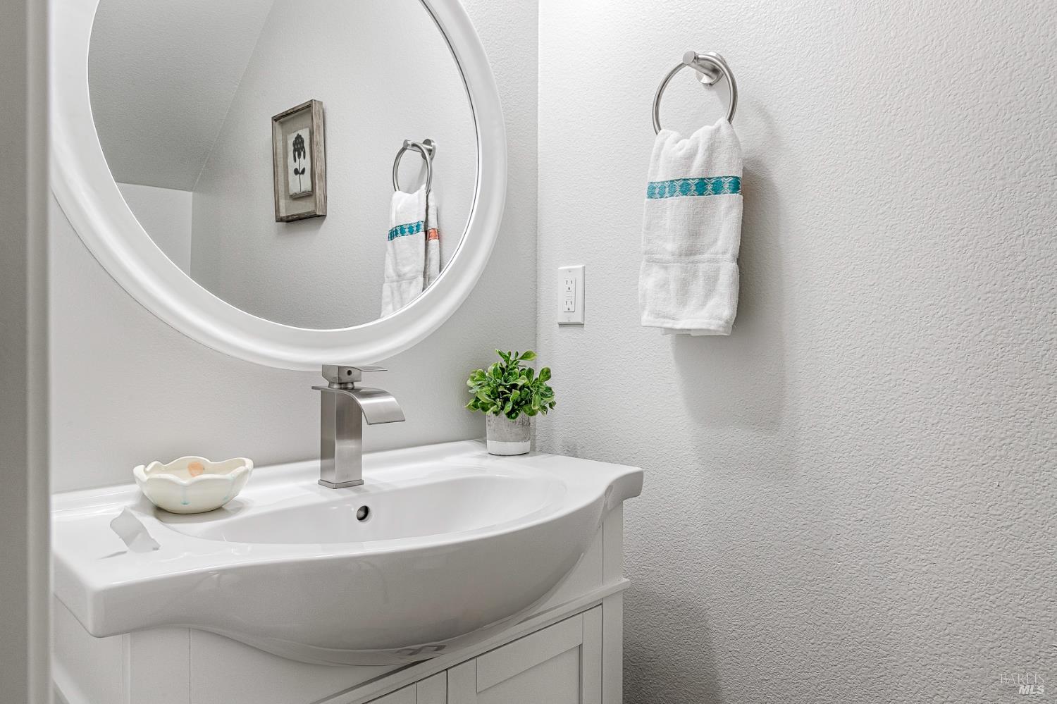 1964 Las Ventanas Drive