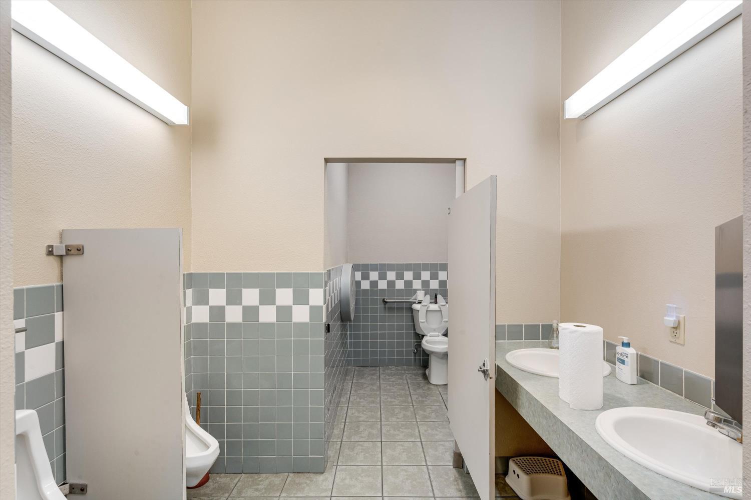 1105 University Street