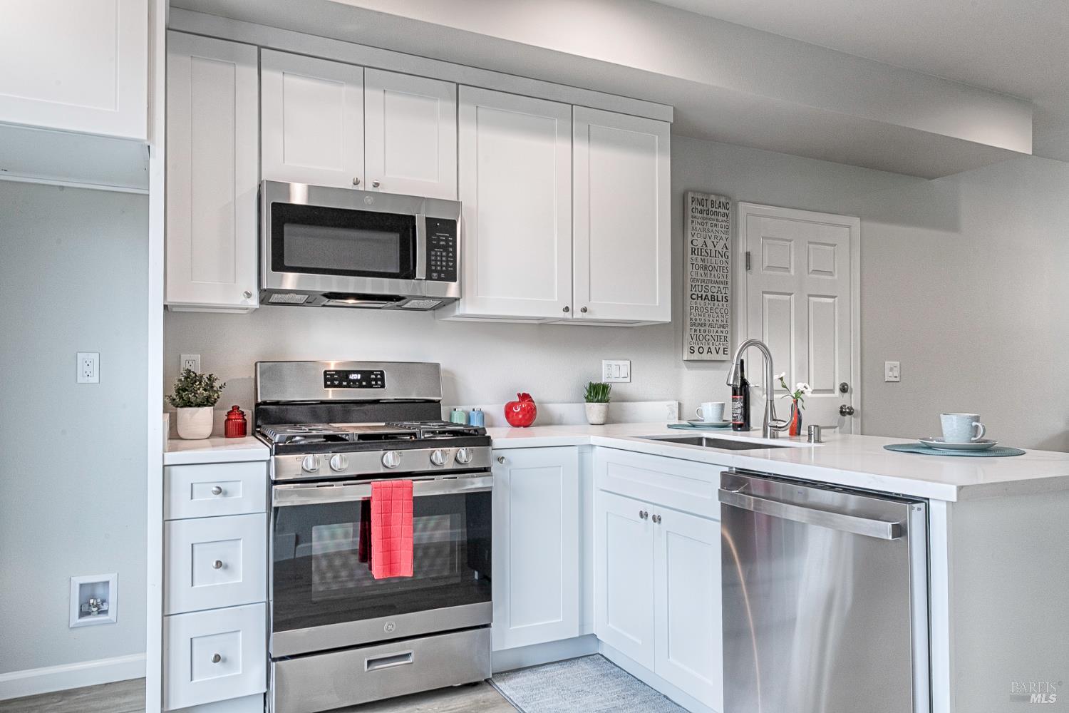 1962 Las Ventanas Drive