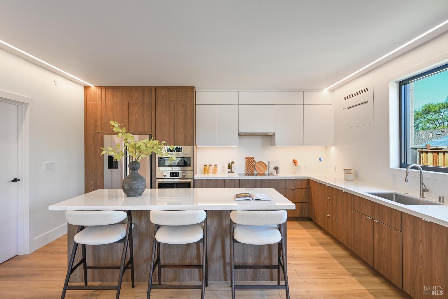 16799 Meadow Oaks Drive