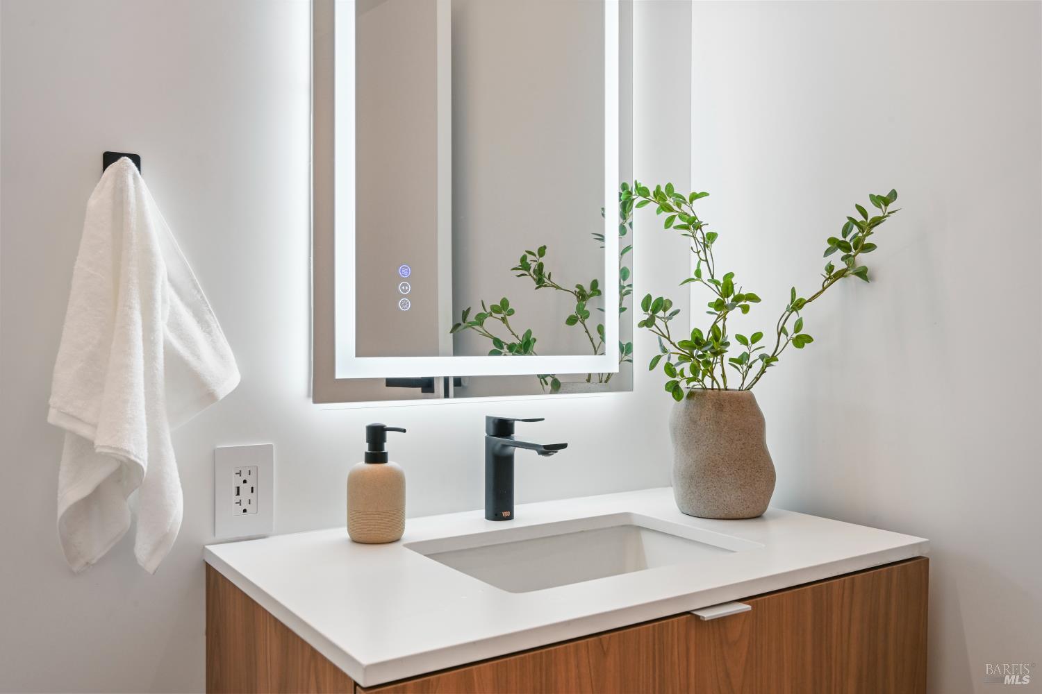 16799 Meadow Oaks Drive