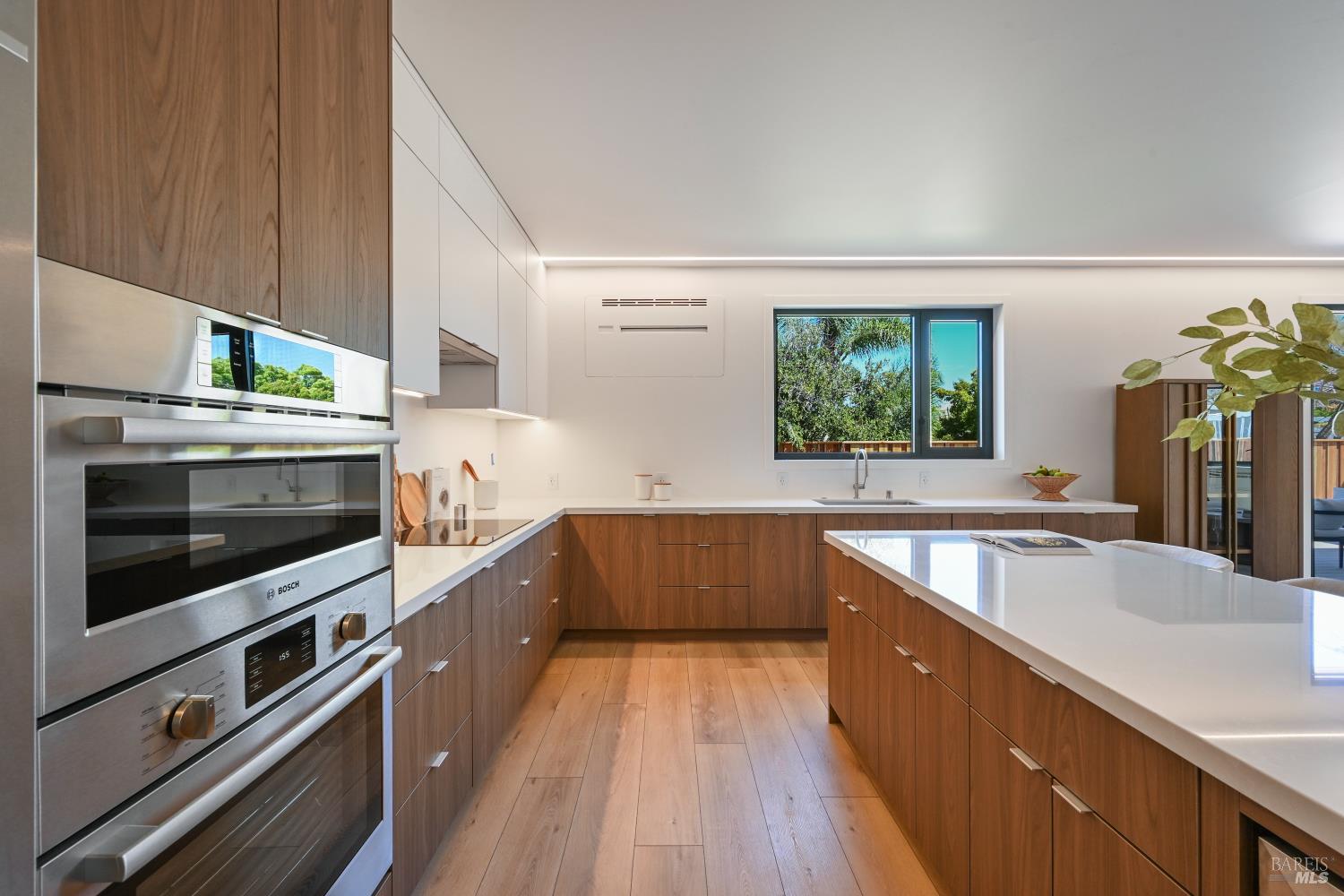 16799 Meadow Oaks Drive