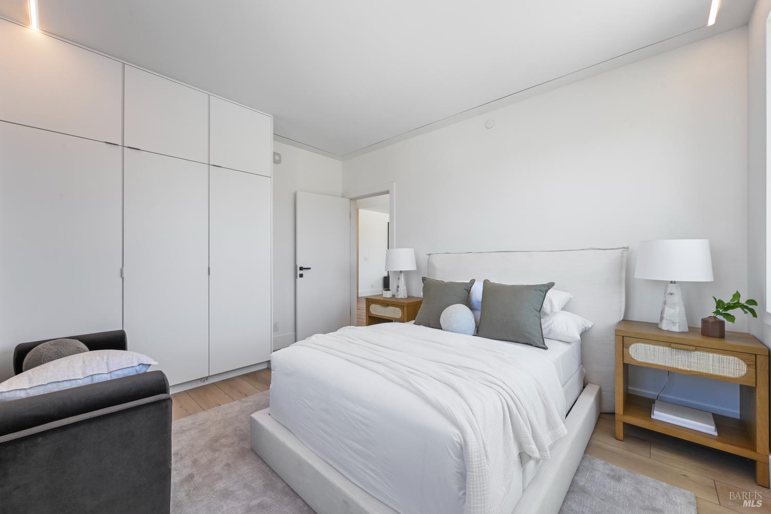 16799 Meadow Oaks Drive