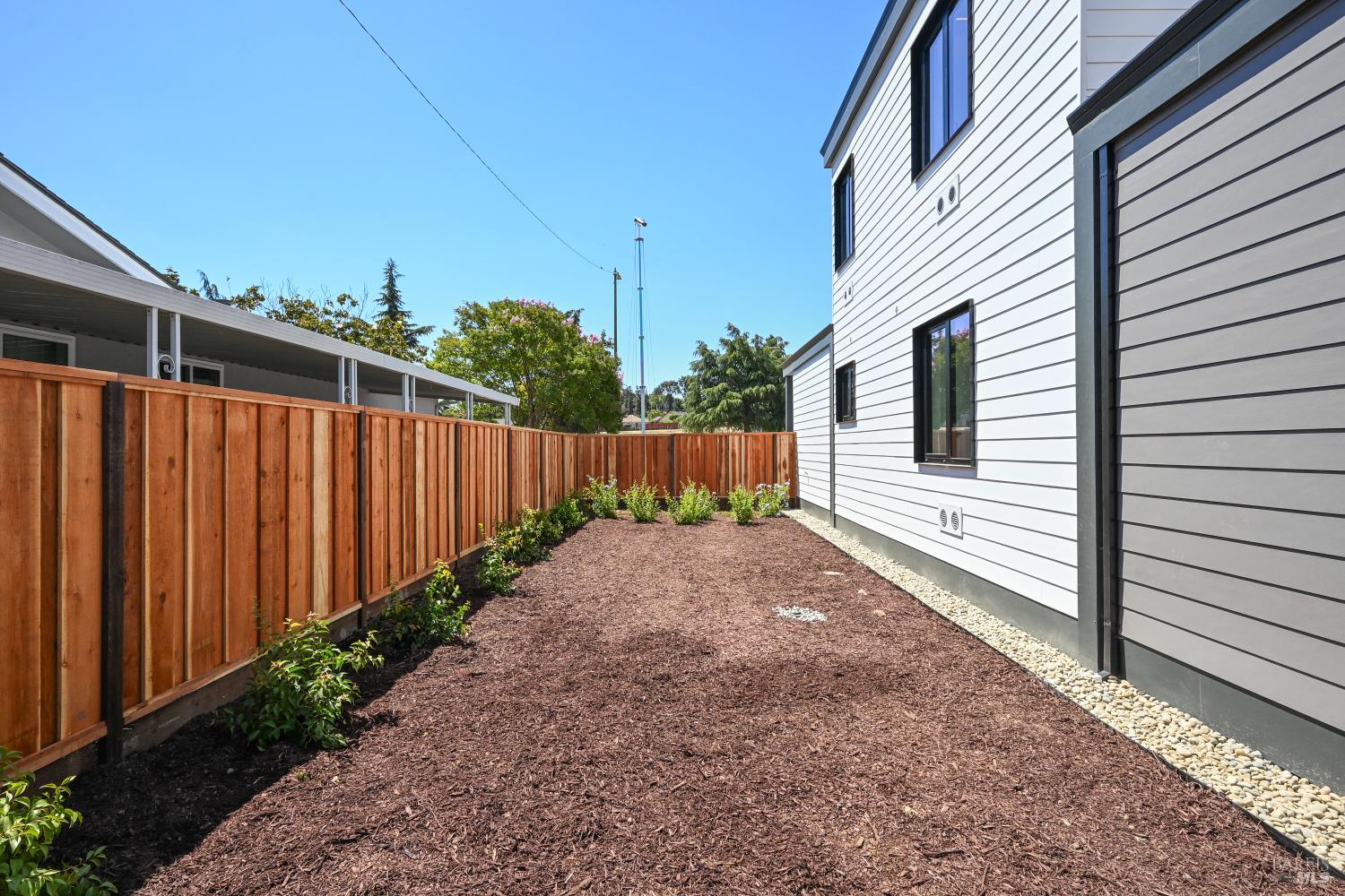 16799 Meadow Oaks Drive