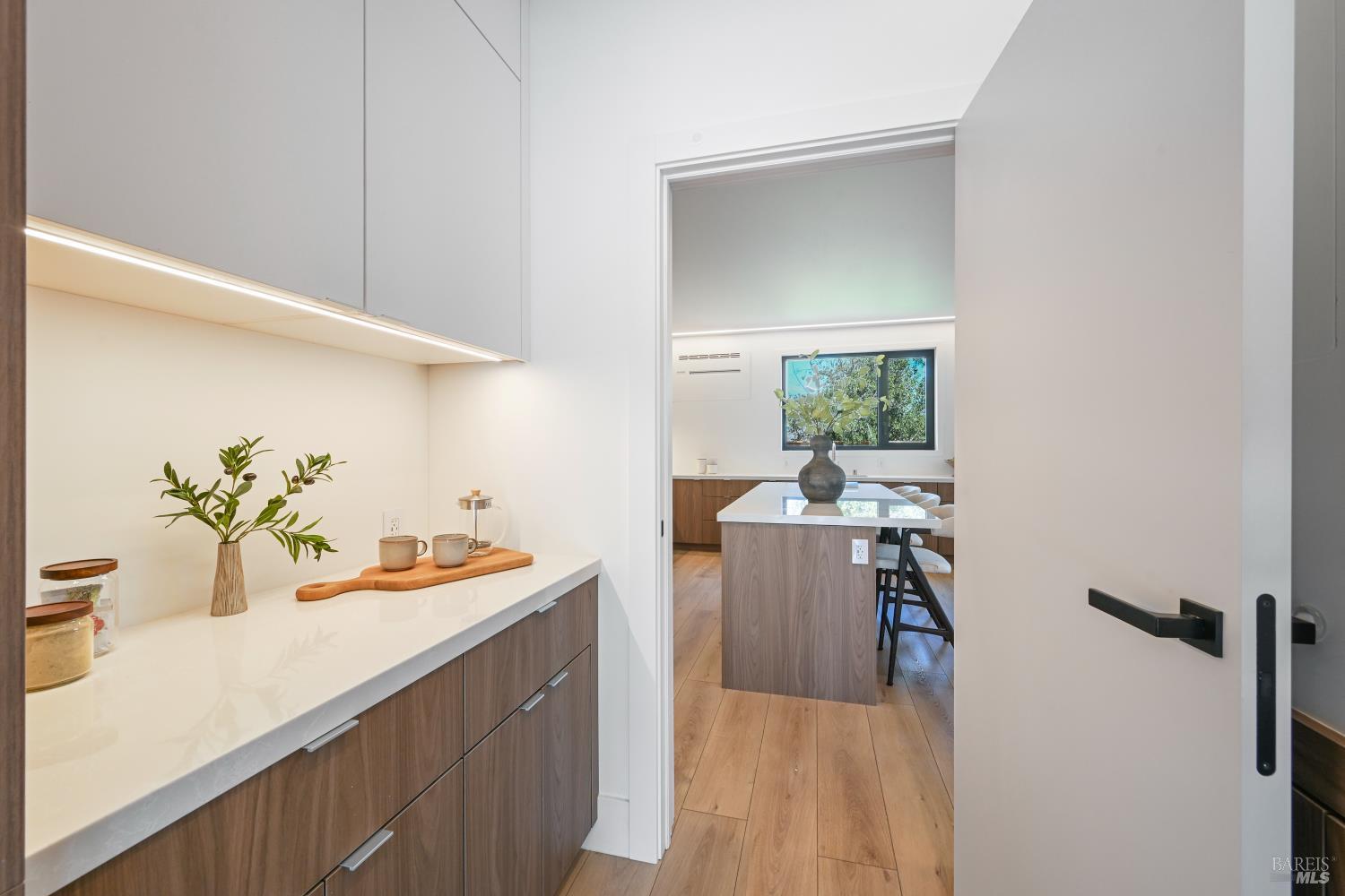 16799 Meadow Oaks Drive