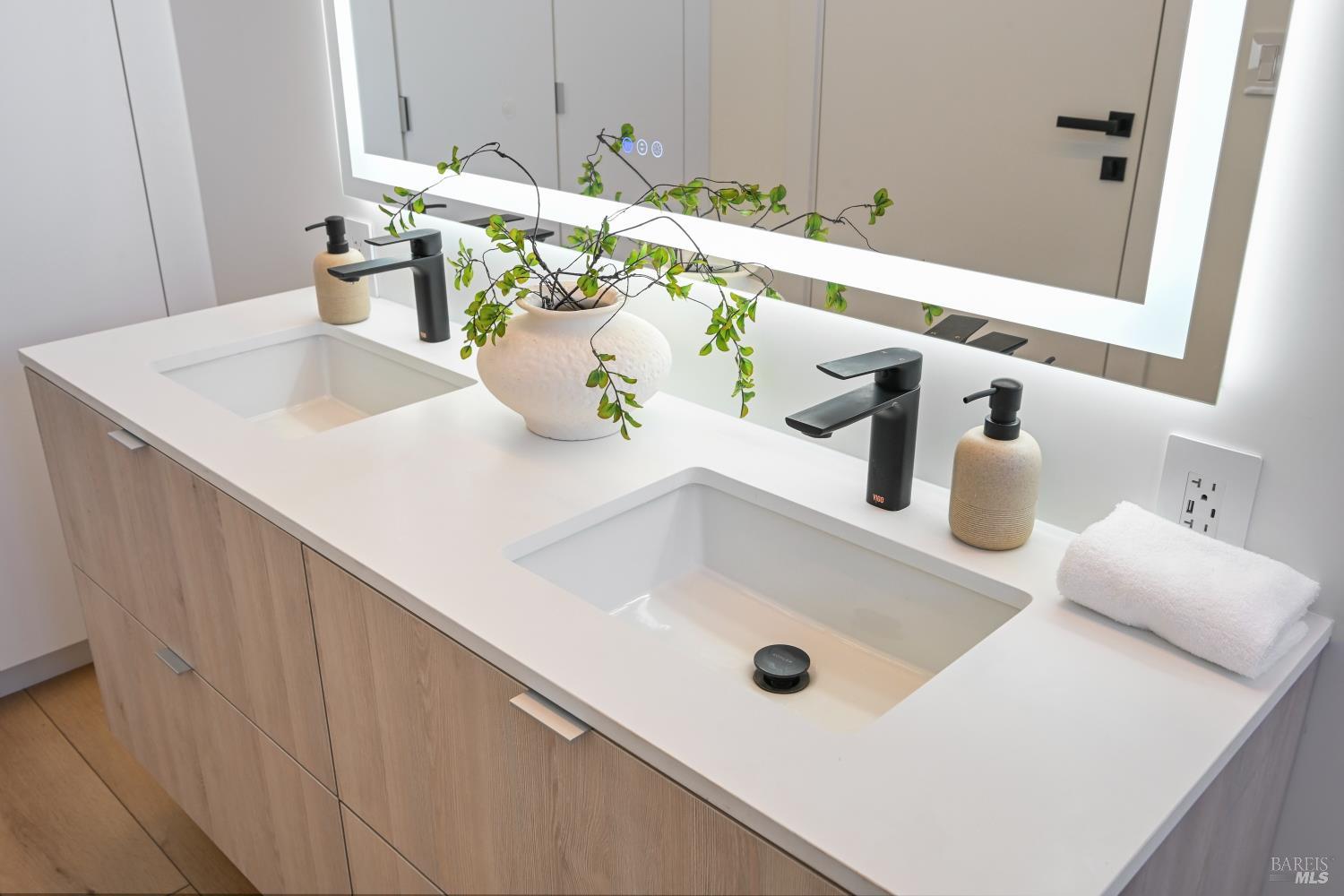 16799 Meadow Oaks Drive