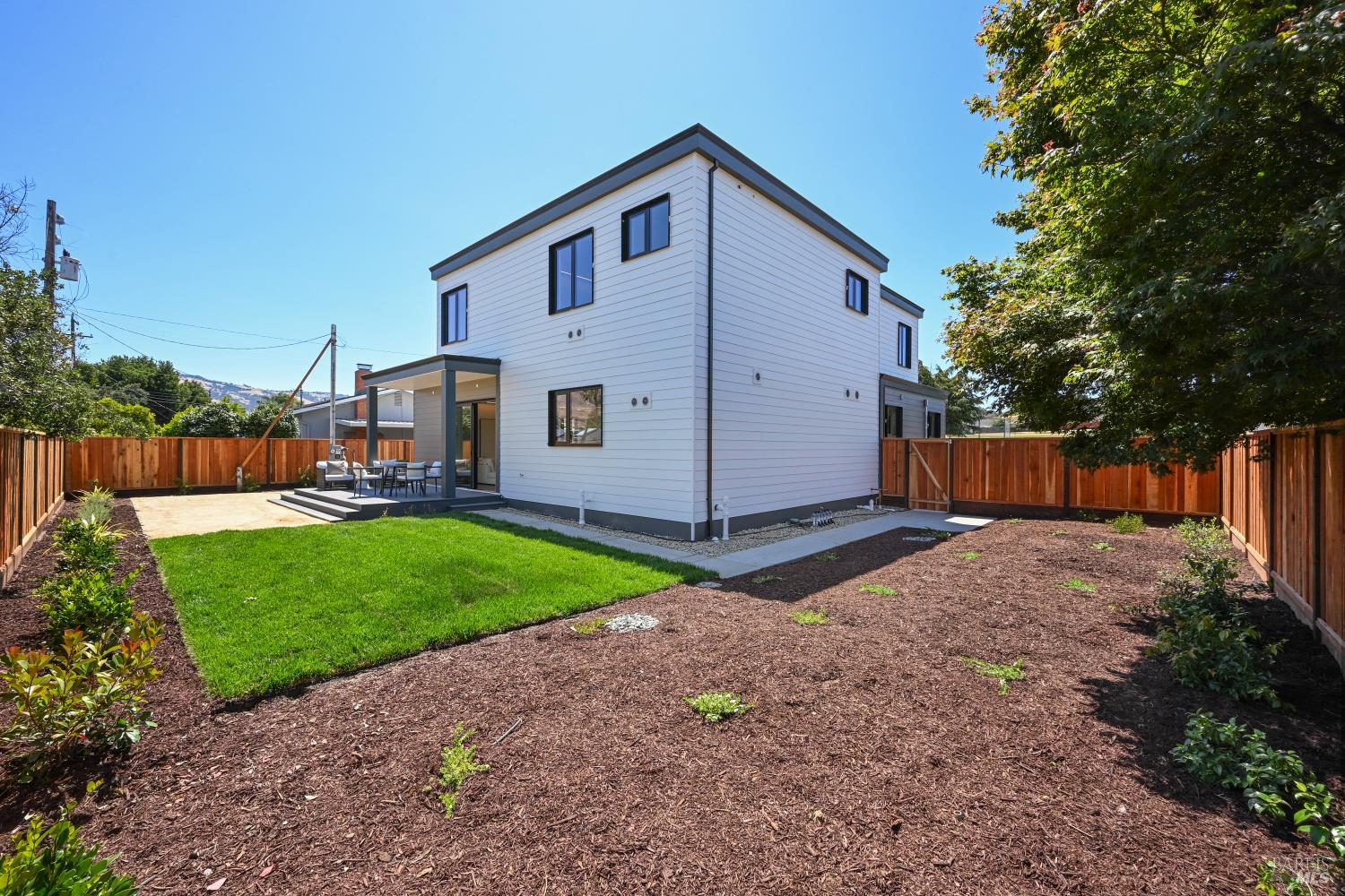 16799 Meadow Oaks Drive