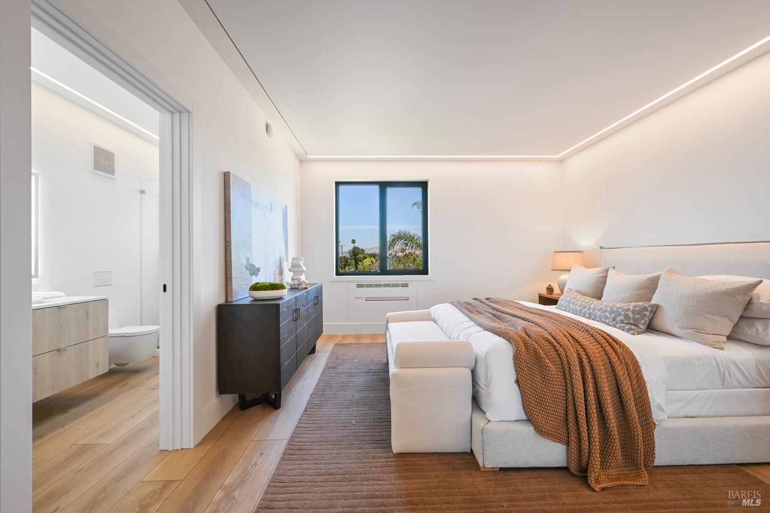 16799 Meadow Oaks Drive