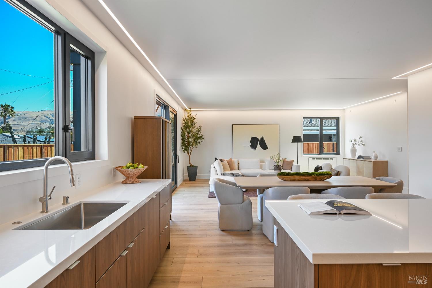 16799 Meadow Oaks Drive