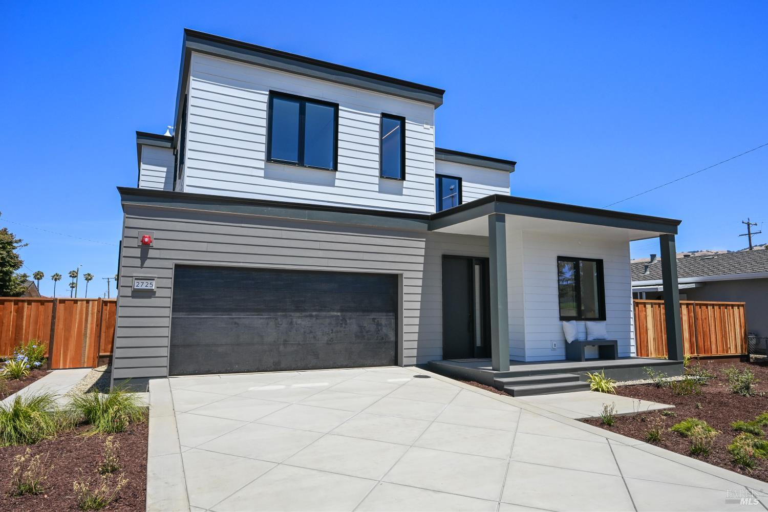 16799 Meadow Oaks Drive