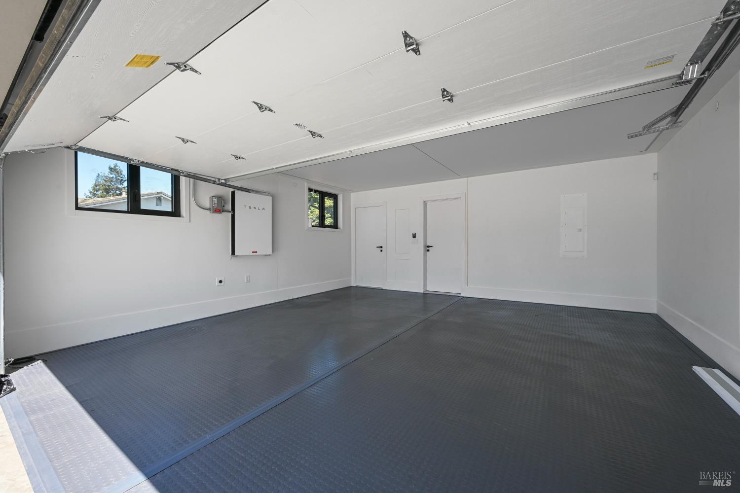 16799 Meadow Oaks Drive