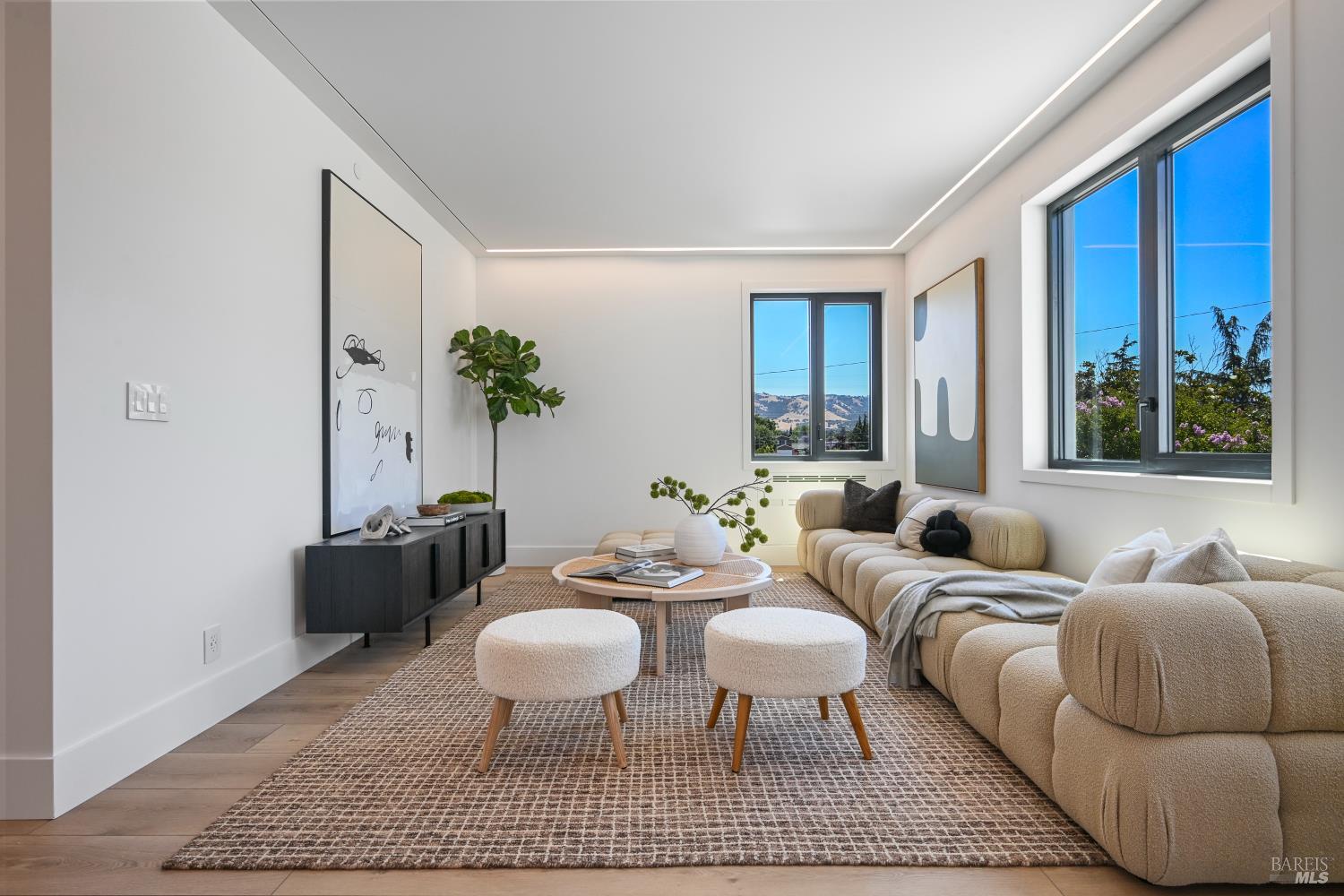 16799 Meadow Oaks Drive