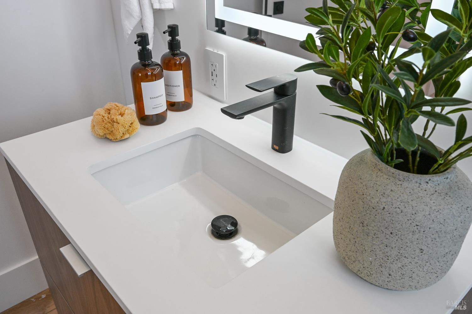 16799 Meadow Oaks Drive