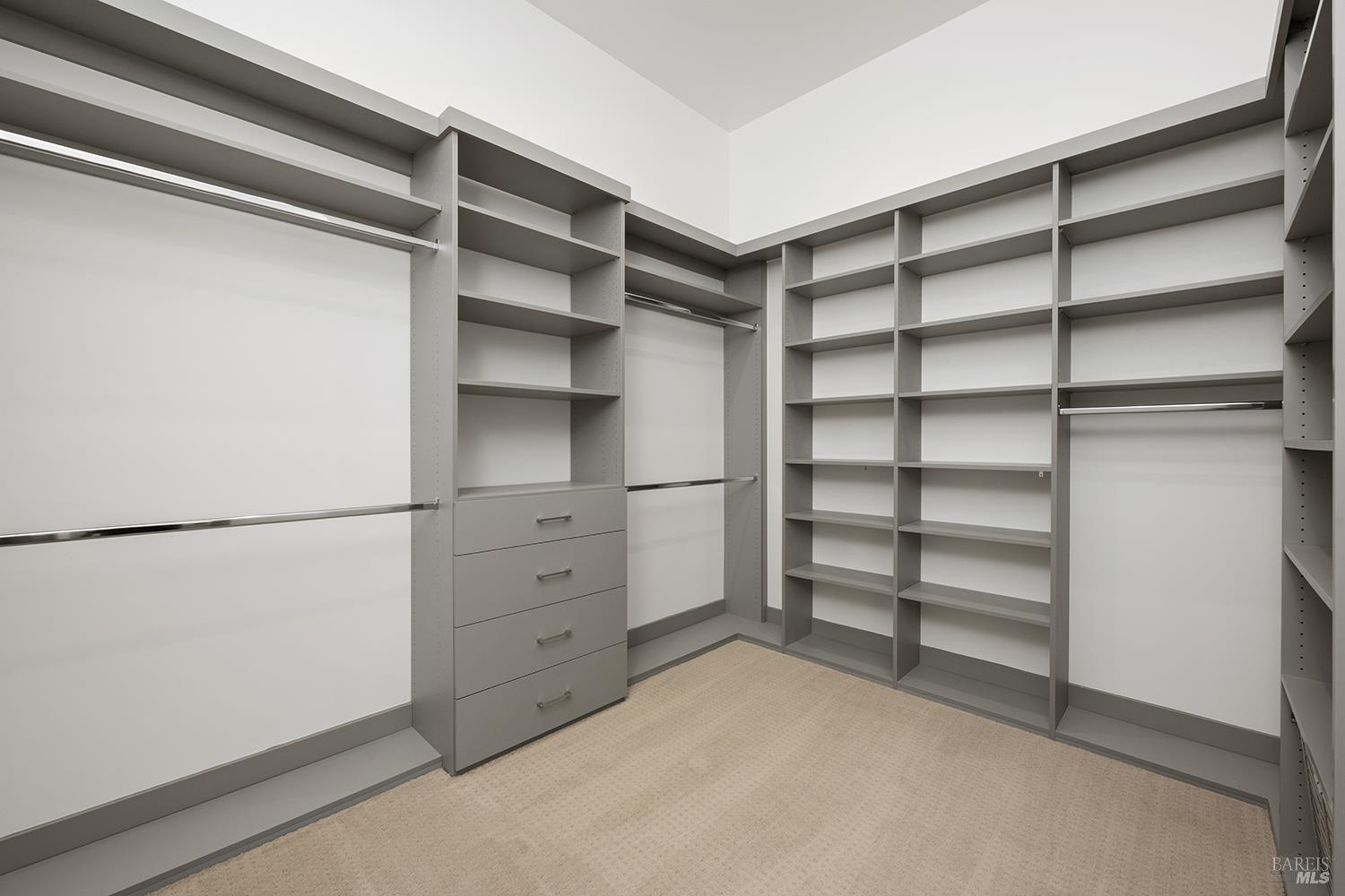 5095 Knollwood Court