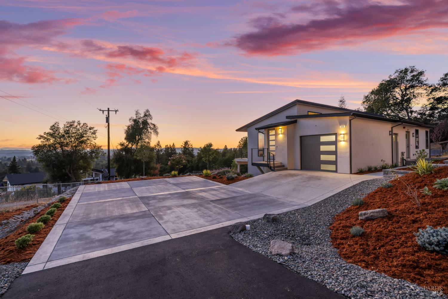 5095 Knollwood Court