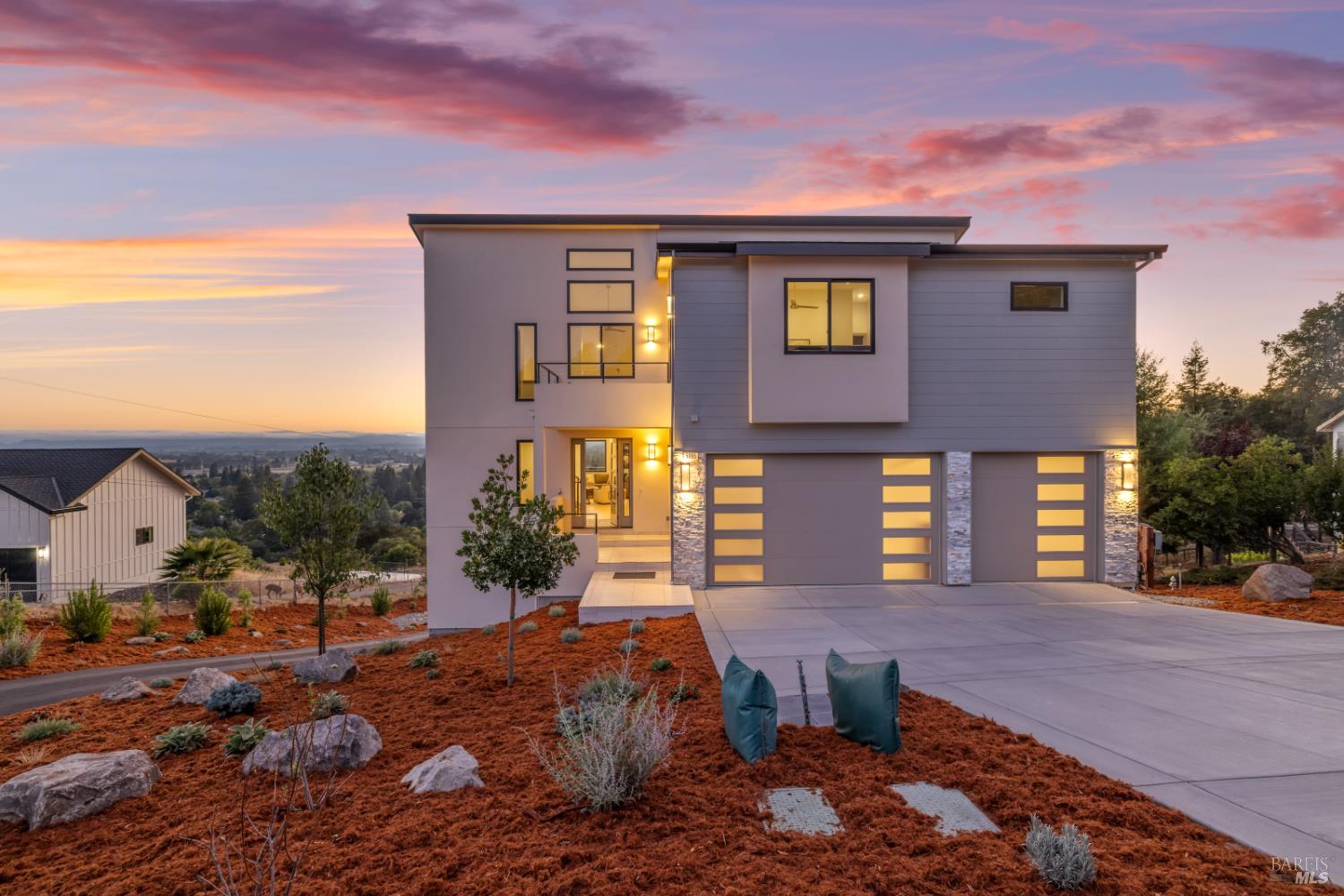 5095 Knollwood Court