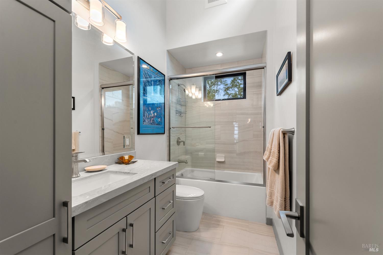 5095 Knollwood Court