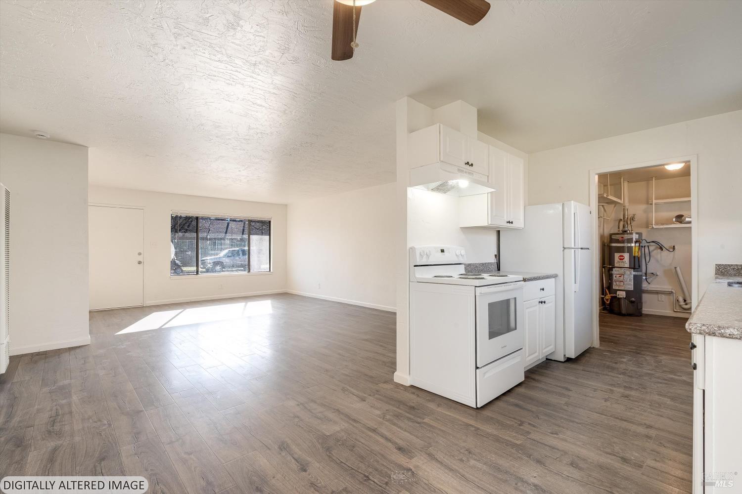 2559-2561 Northcoast Street