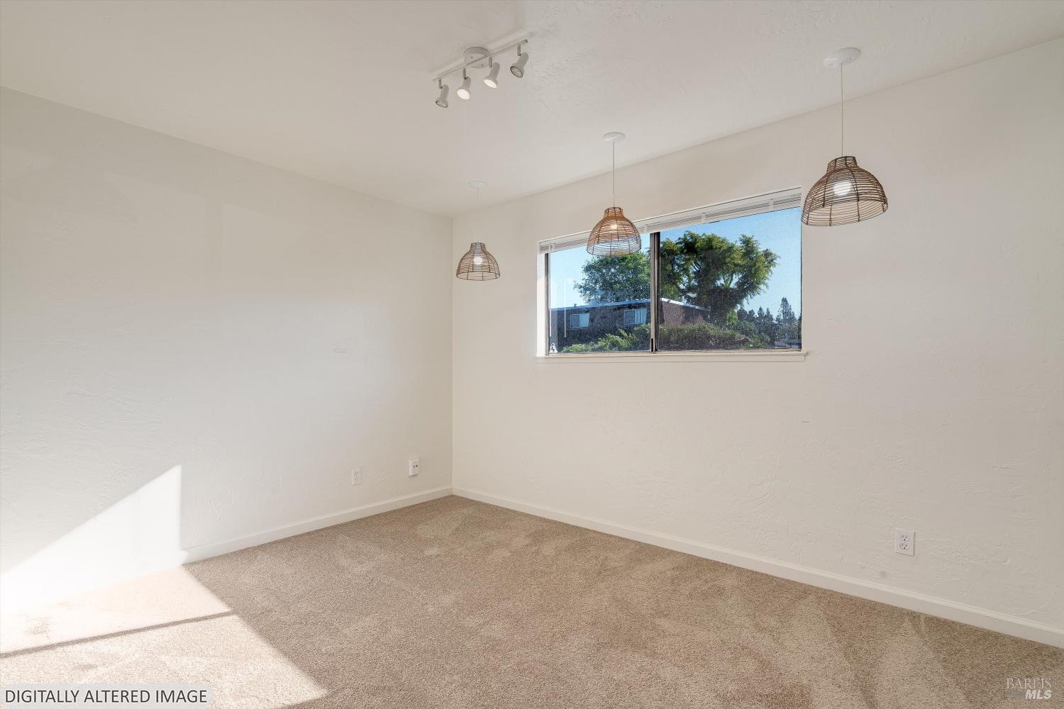 2559-2561 Northcoast Street