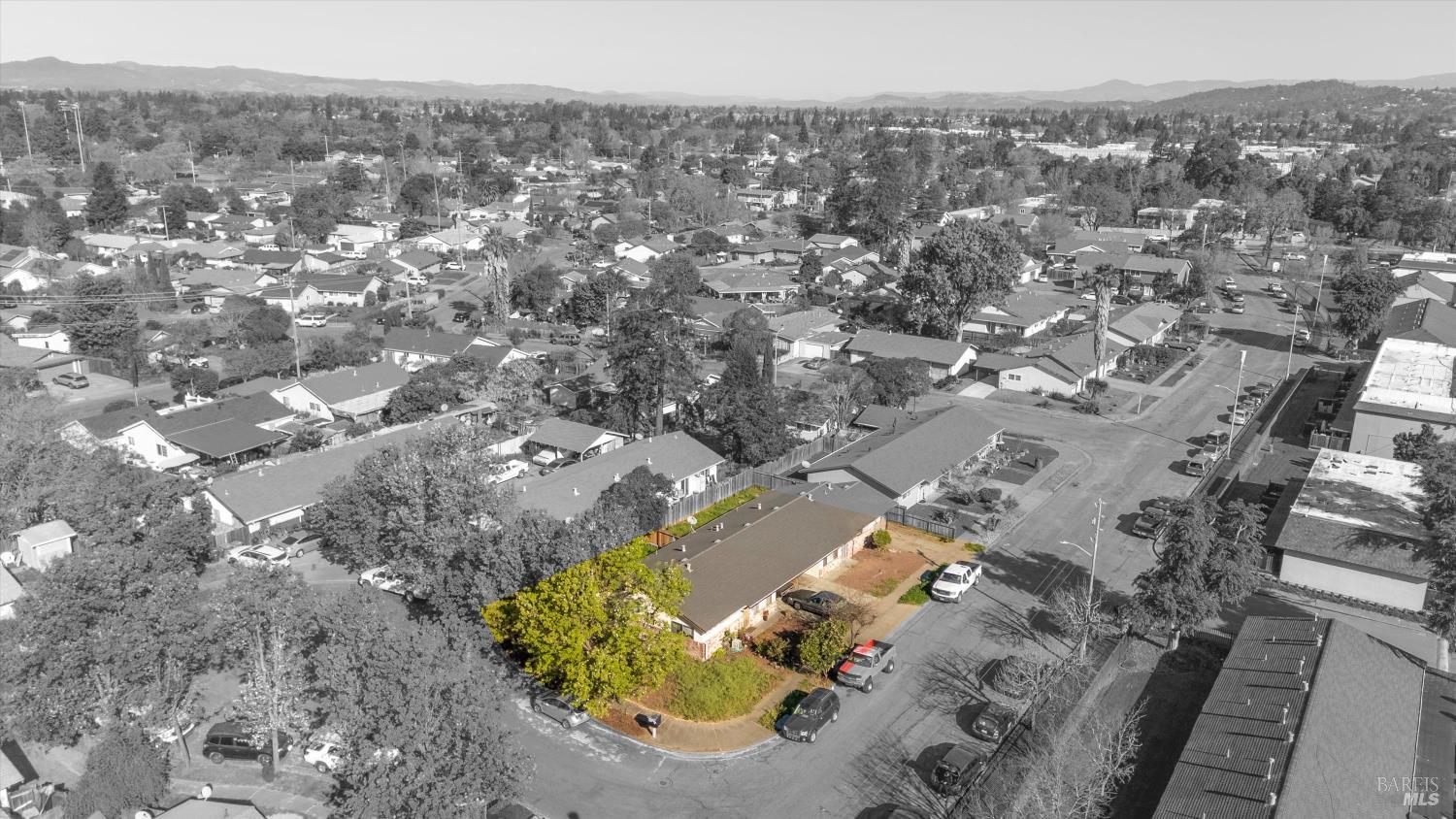 2559-2561 Northcoast Street