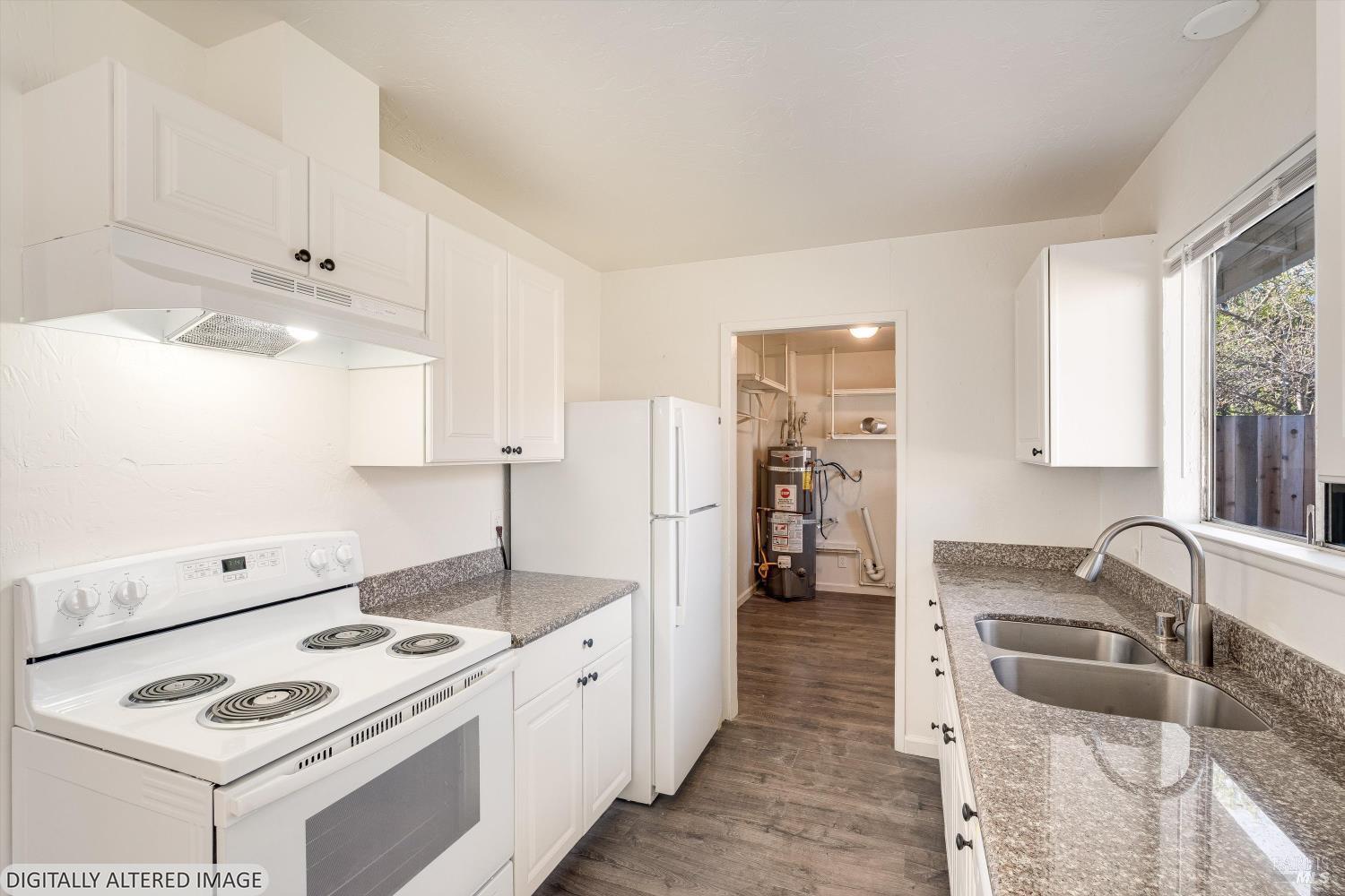 2559-2561 Northcoast Street