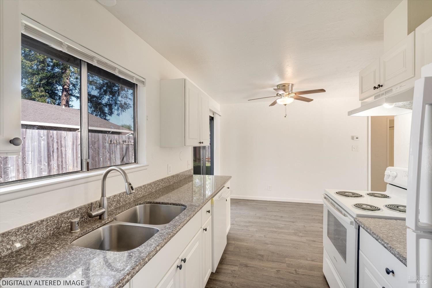 2559-2561 Northcoast Street