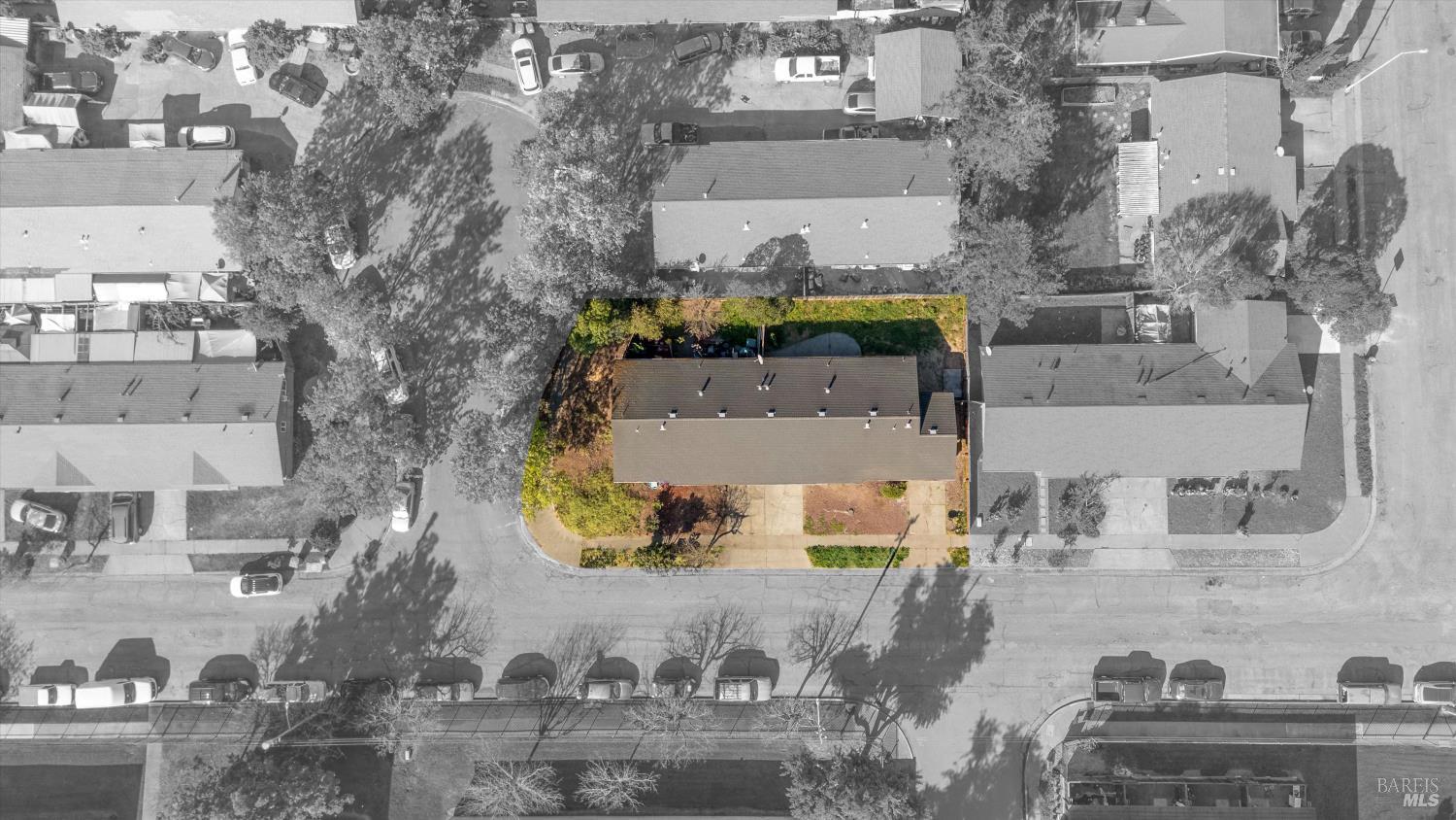 2559-2561 Northcoast Street