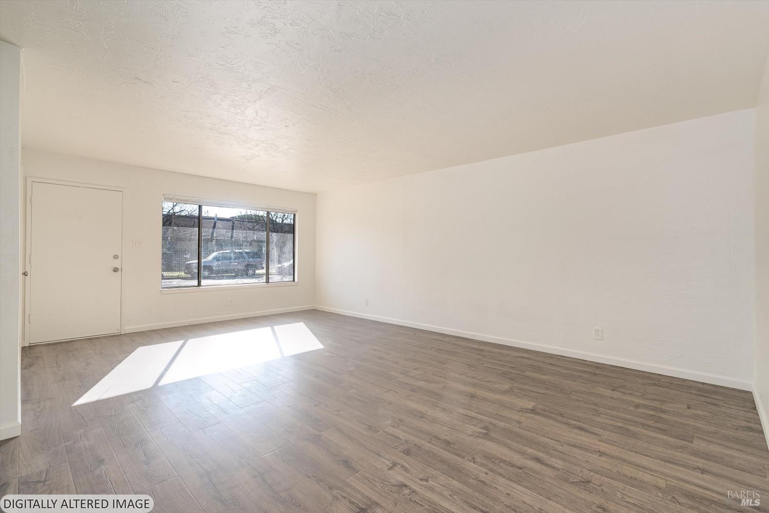 2559-2561 Northcoast Street