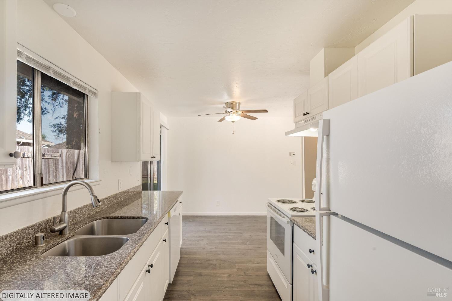 2559-2561 Northcoast Street