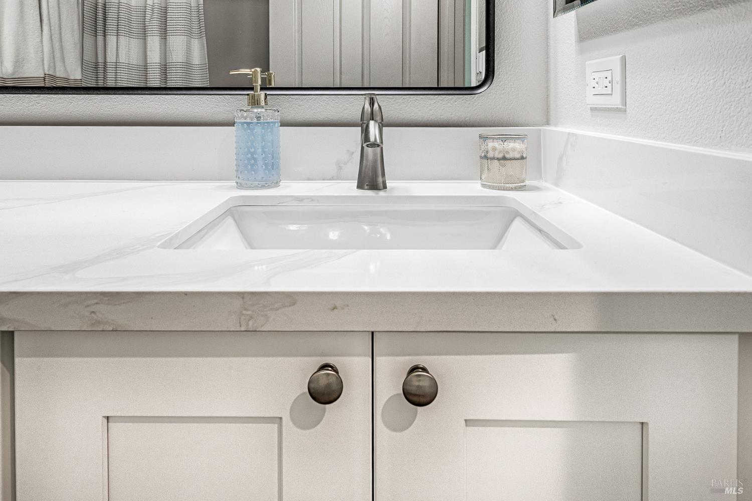 1960 Las Ventanas Drive