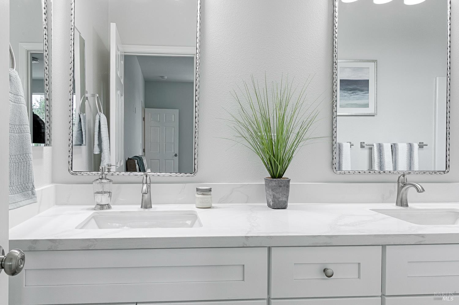 1960 Las Ventanas Drive