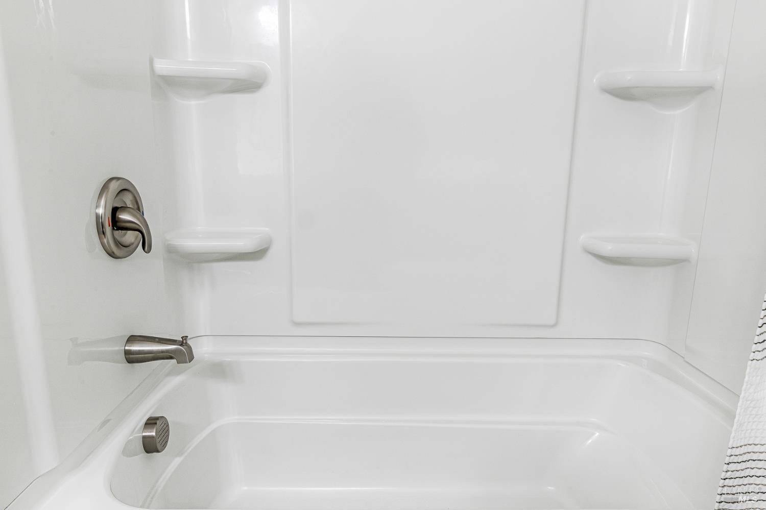 1960 Las Ventanas Drive