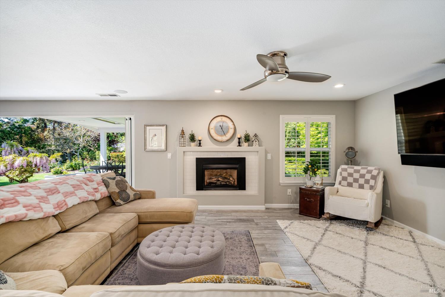 10 Oak Tree Drive