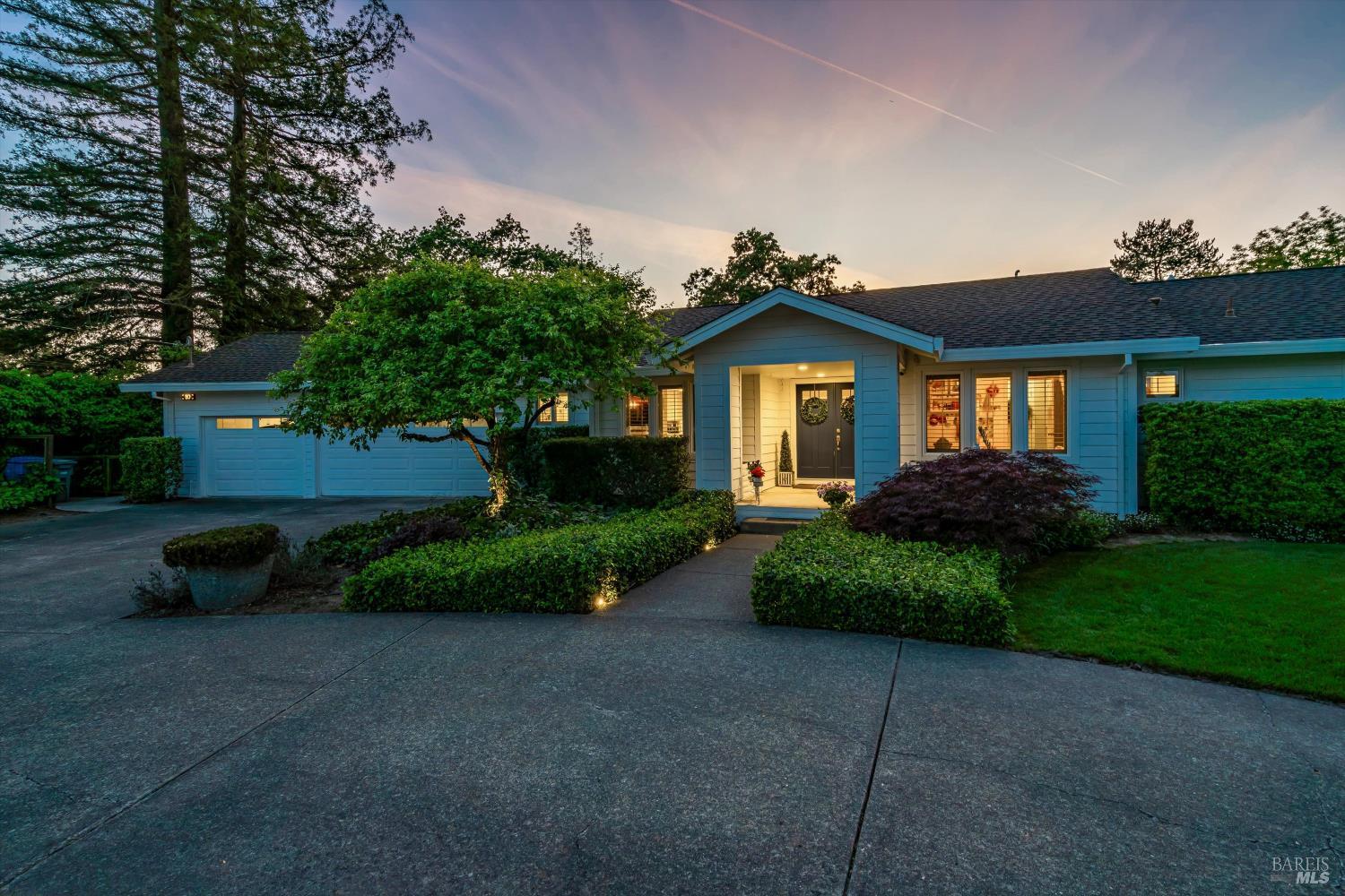 10 Oak Tree Drive