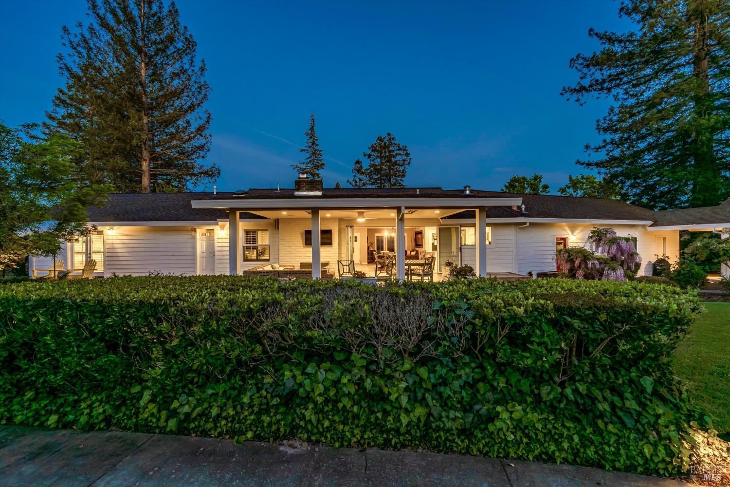 10 Oak Tree Drive