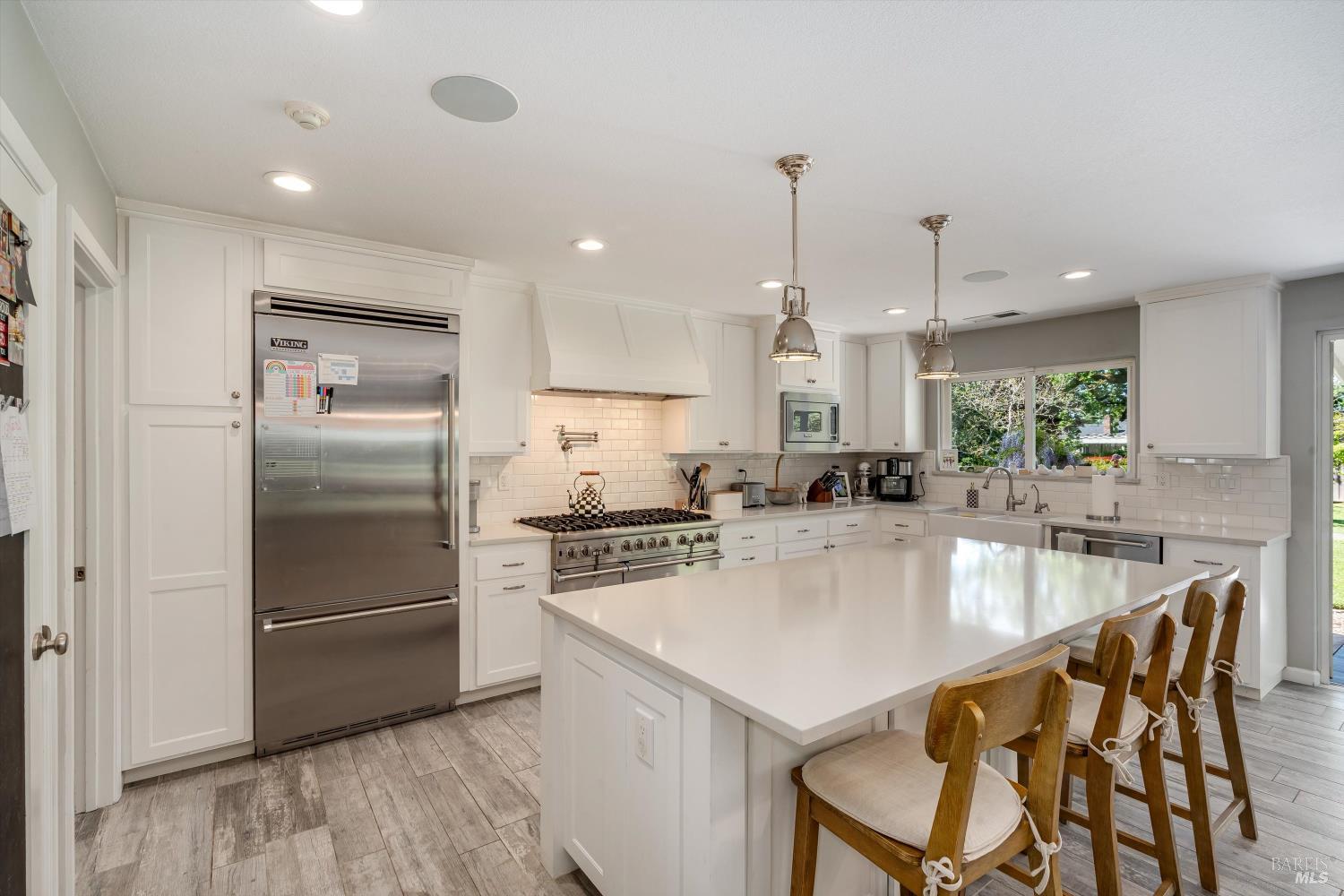 10 Oak Tree Drive