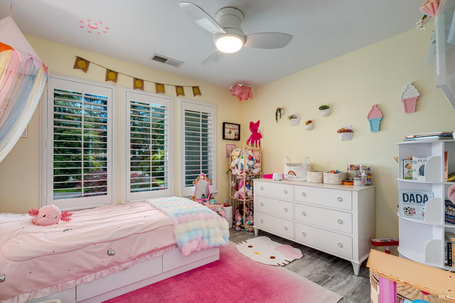 10 Oak Tree Drive