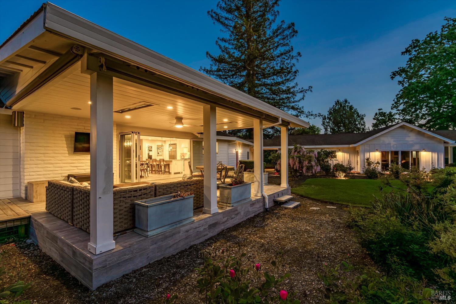 10 Oak Tree Drive