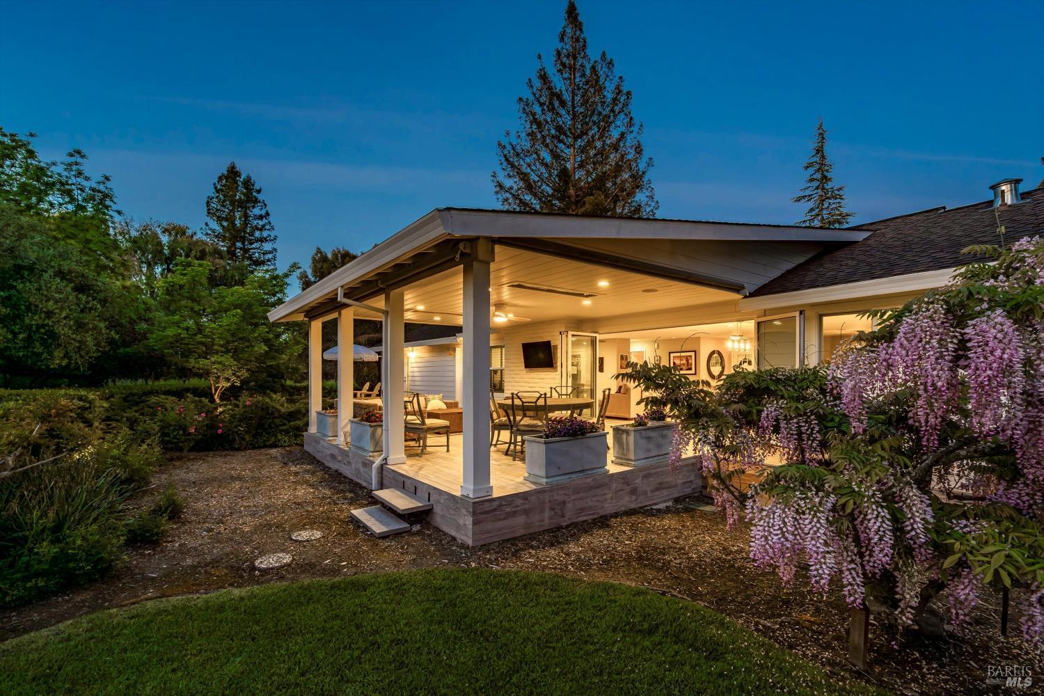 10 Oak Tree Drive